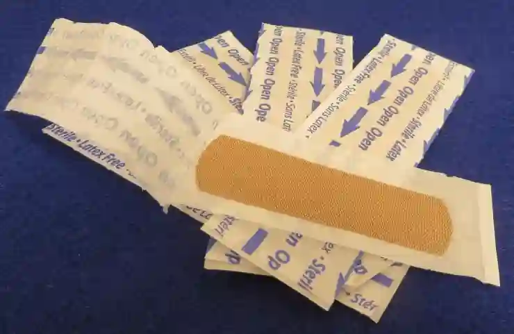 상처 종류별 필요 약품 응급처치 방법 모음