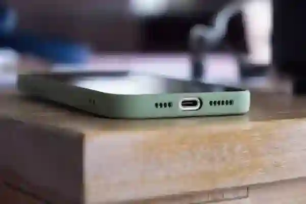 안전 운전의 필수 아이템, 애플 맥세이프 차량용 거치대 활용법 알아보기