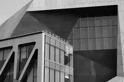 갤럭시 Z플립4의 힌지 카메라와 외부 액정 기능 살펴보기